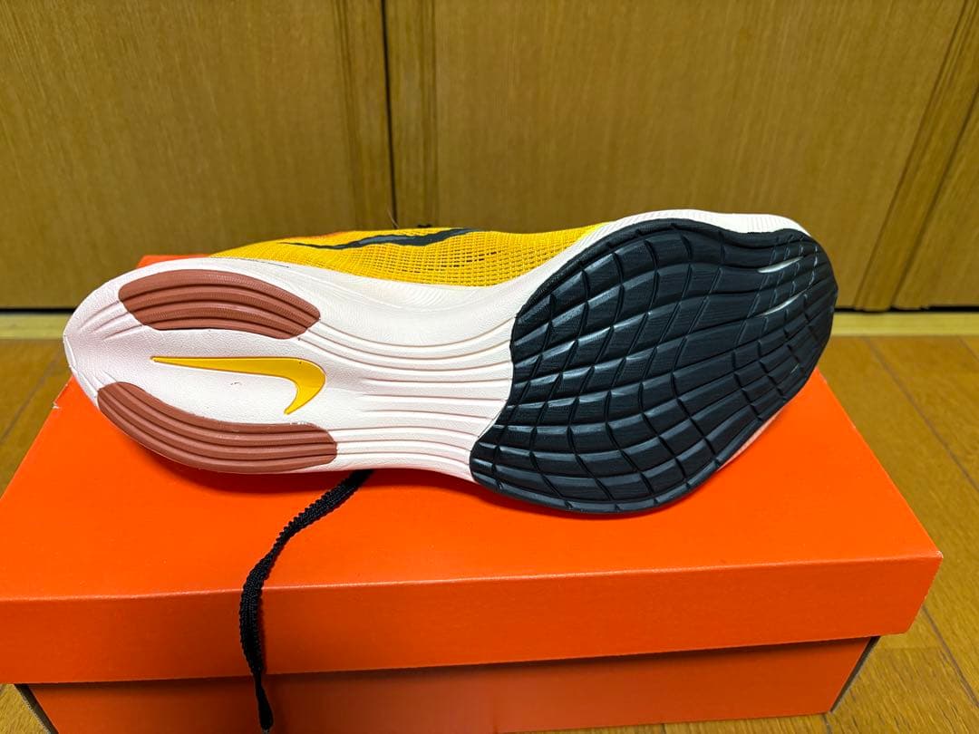 【新品未使用】NIKE ヴェイパーフライ ネクスト% 2 27cm タグ付