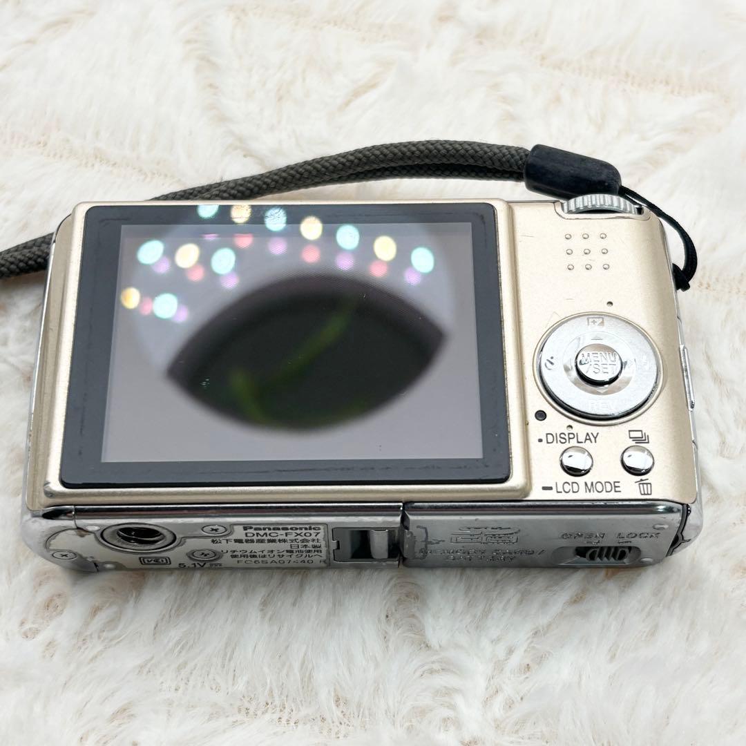 Panasonic LUMIX DMC-FX07 ゴールド