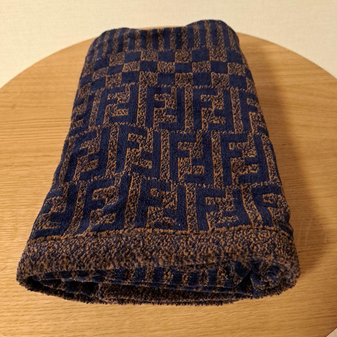 FENDI　バスタオル1枚　ズッカ柄　フェンディ