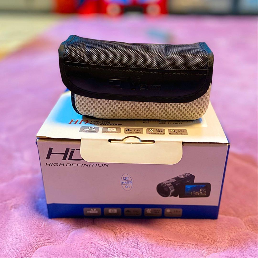 ビデオカメラ　ポータブルビデオカメラ　ブラック