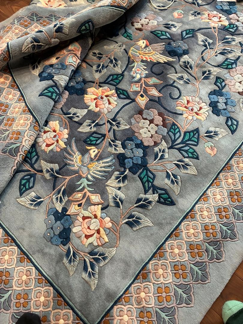 段通　かなり汚れてます。 花と鳥の刺繍 グレーのラグ