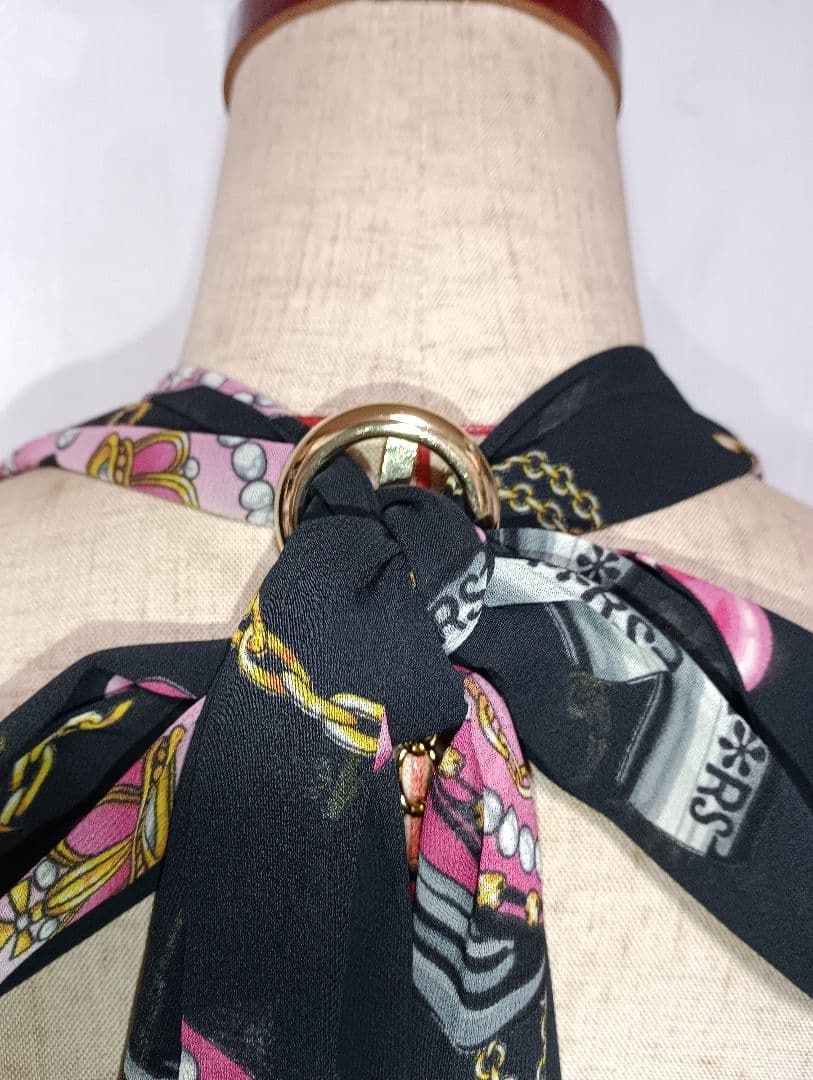 MARS マーズ ギャル　Y2K ブラックコスメ柄ホルターネックトップス