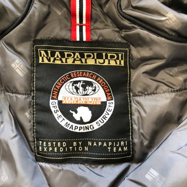 美品！ナパピリ napapijri スノボ　RECCO サイズS相当