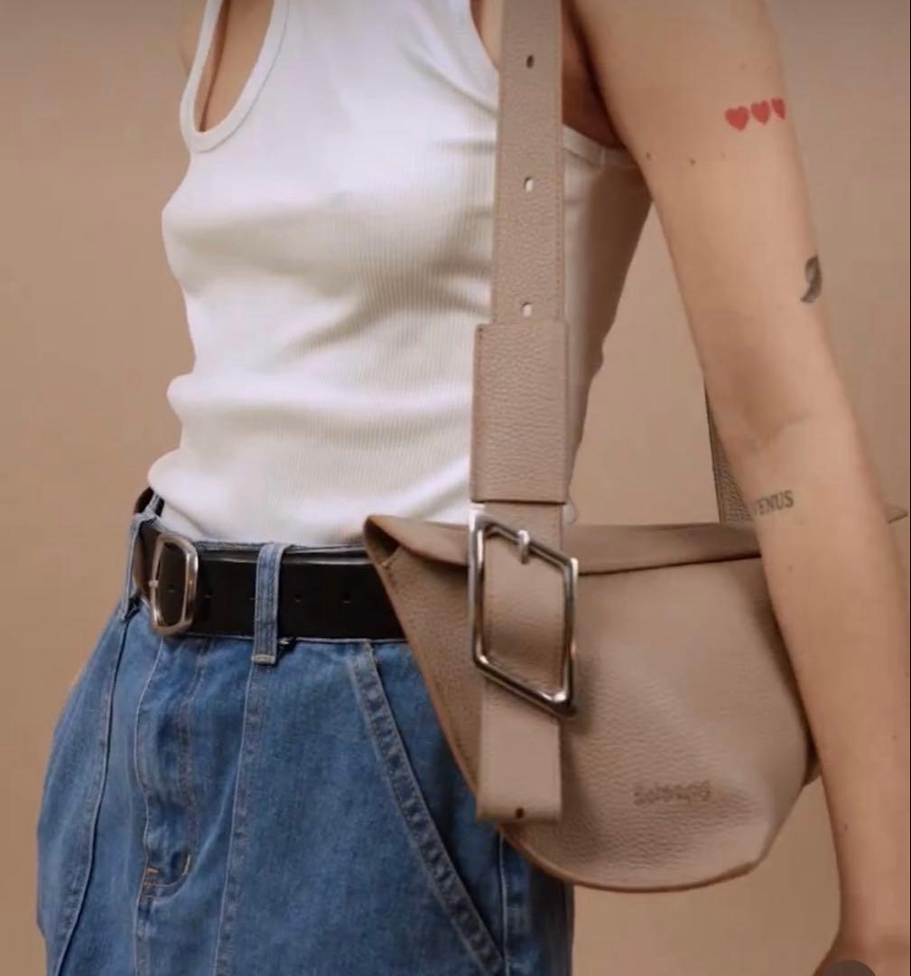 Rabeanco ラビアンコ　クロスボディバッグ　ベージュ