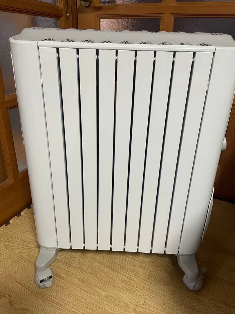 美品✨ほぼ新品！DeLonghi BelCald オイルヒーター ホワイト