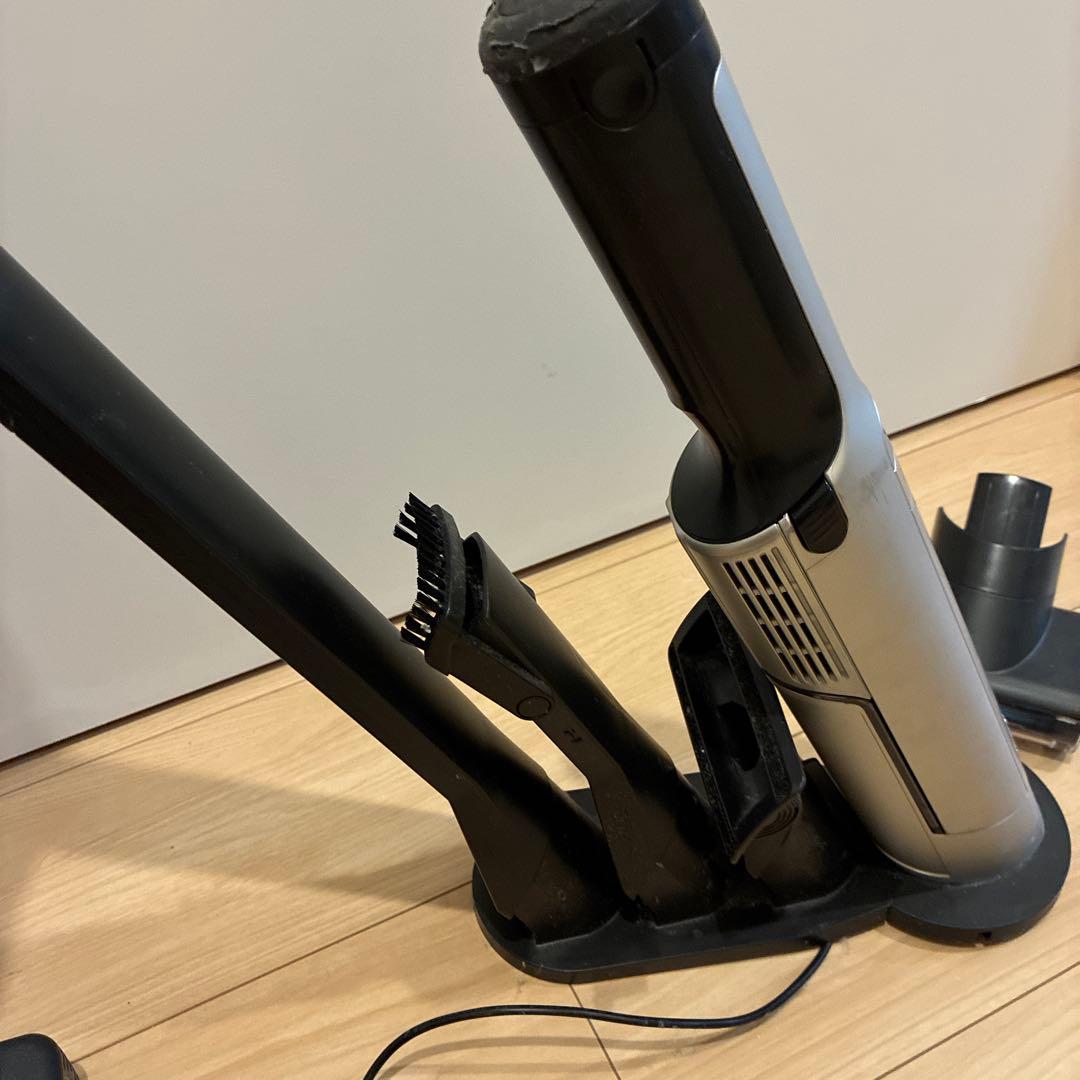 シャークEVOPOWEREXハンディクリーナー シルバー　モデルWV406JGG