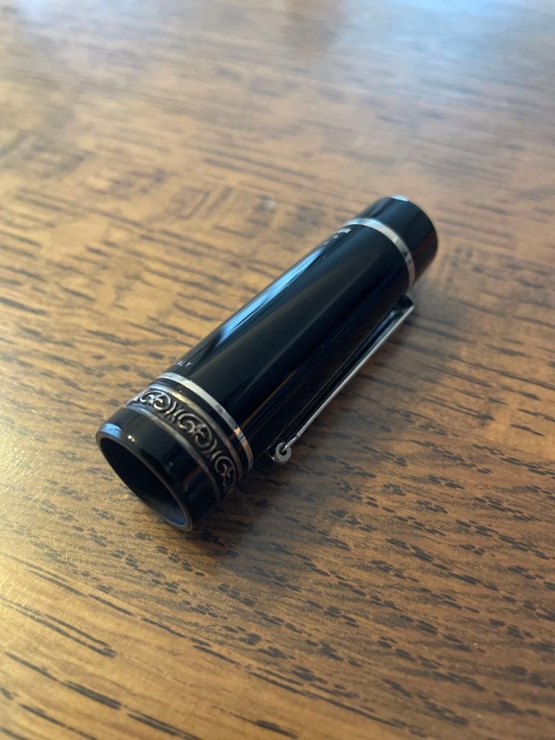 初期DELTA ドルチェビータミディアム万年筆