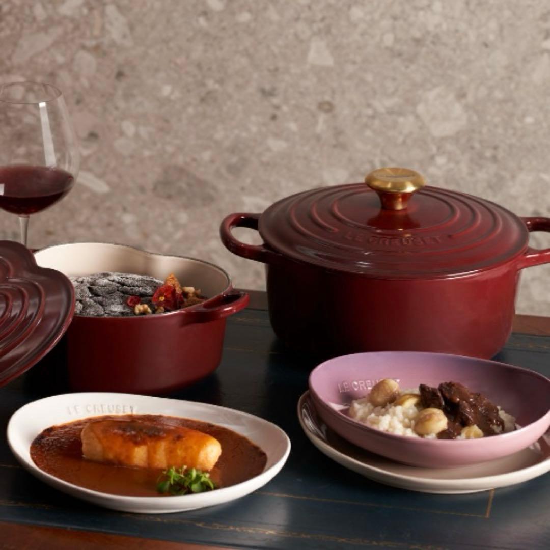 ♡ルクルーゼ ココットロンド 18 ローヌ　ゴールドつまみ　ワイン　両手鍋