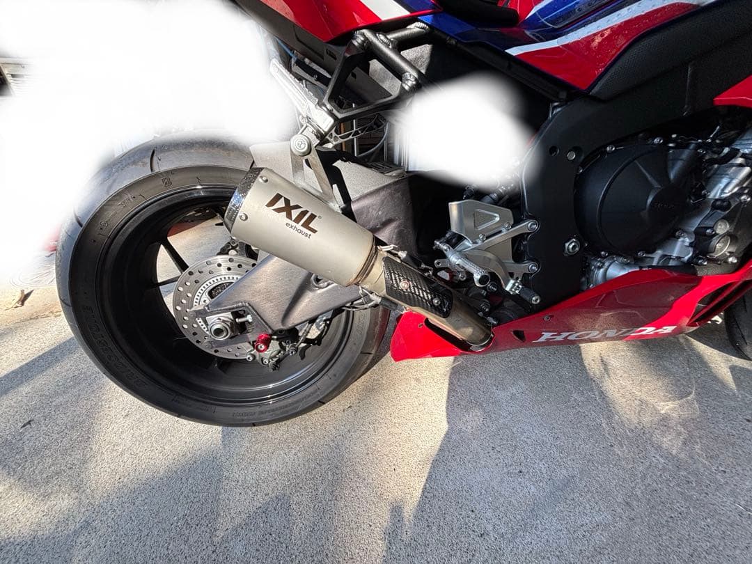 s*a様 cbr1000rr-r sc82 IXILマフラー　スリップオン