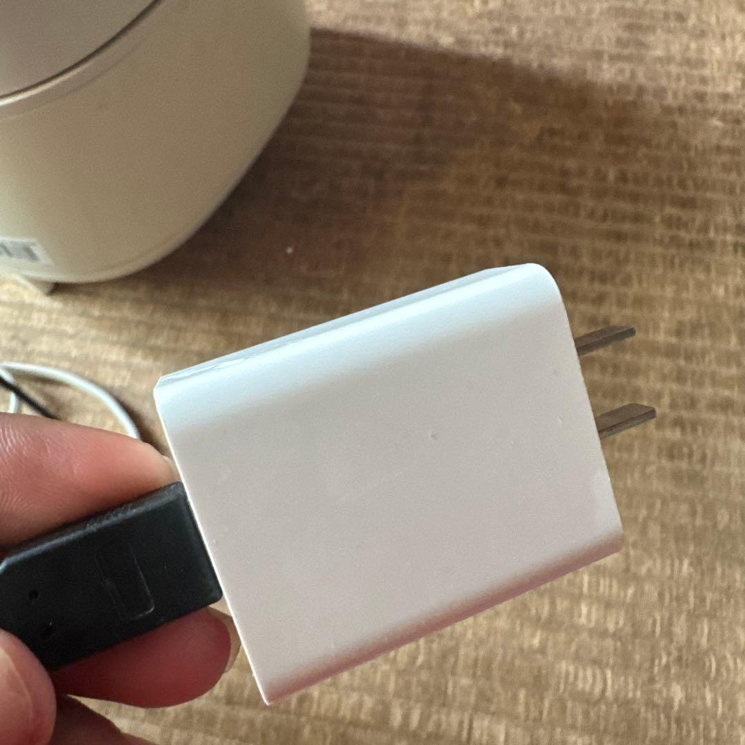 ホワイト USB ACアダプター 2ピン