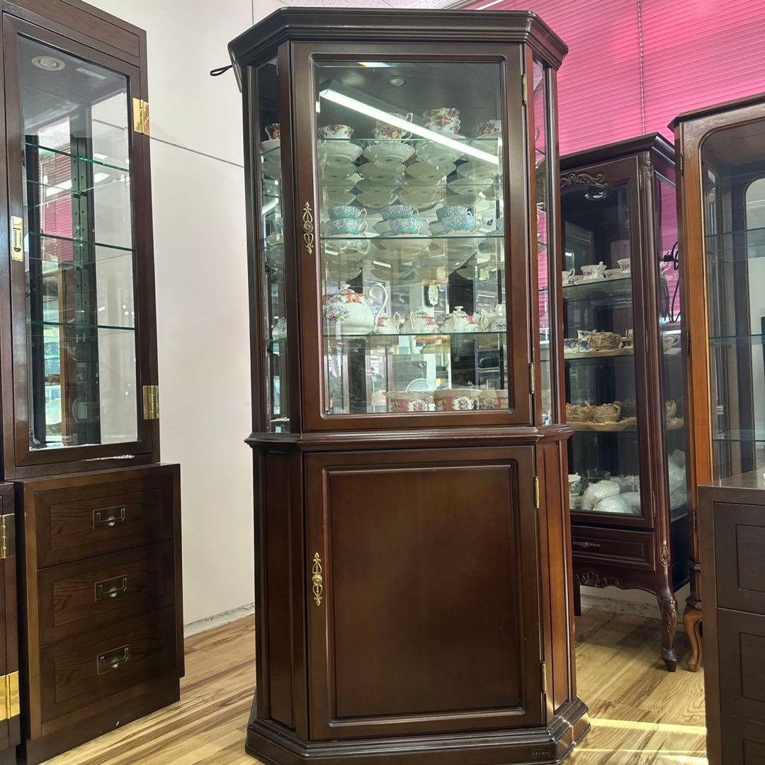 富士ファニチア 天井照明付き 飾り棚 コレクション ディスプレイ ショーケース