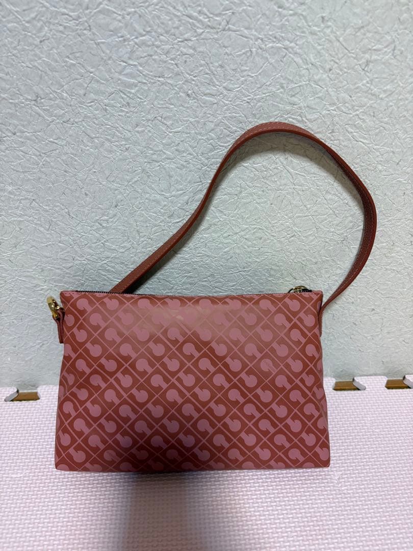 kueさま ゲラルディーニ☆ソフティ☆ポーチ付きワンショルダー