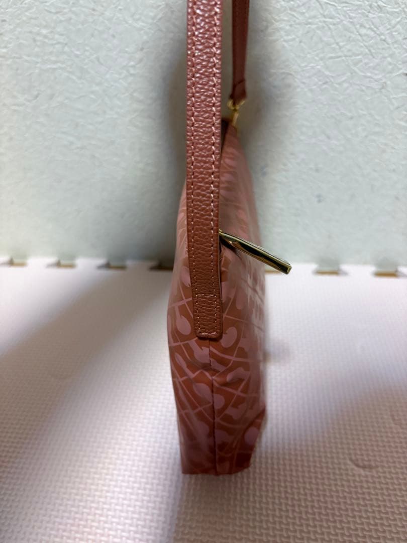 kueさま ゲラルディーニ☆ソフティ☆ポーチ付きワンショルダー