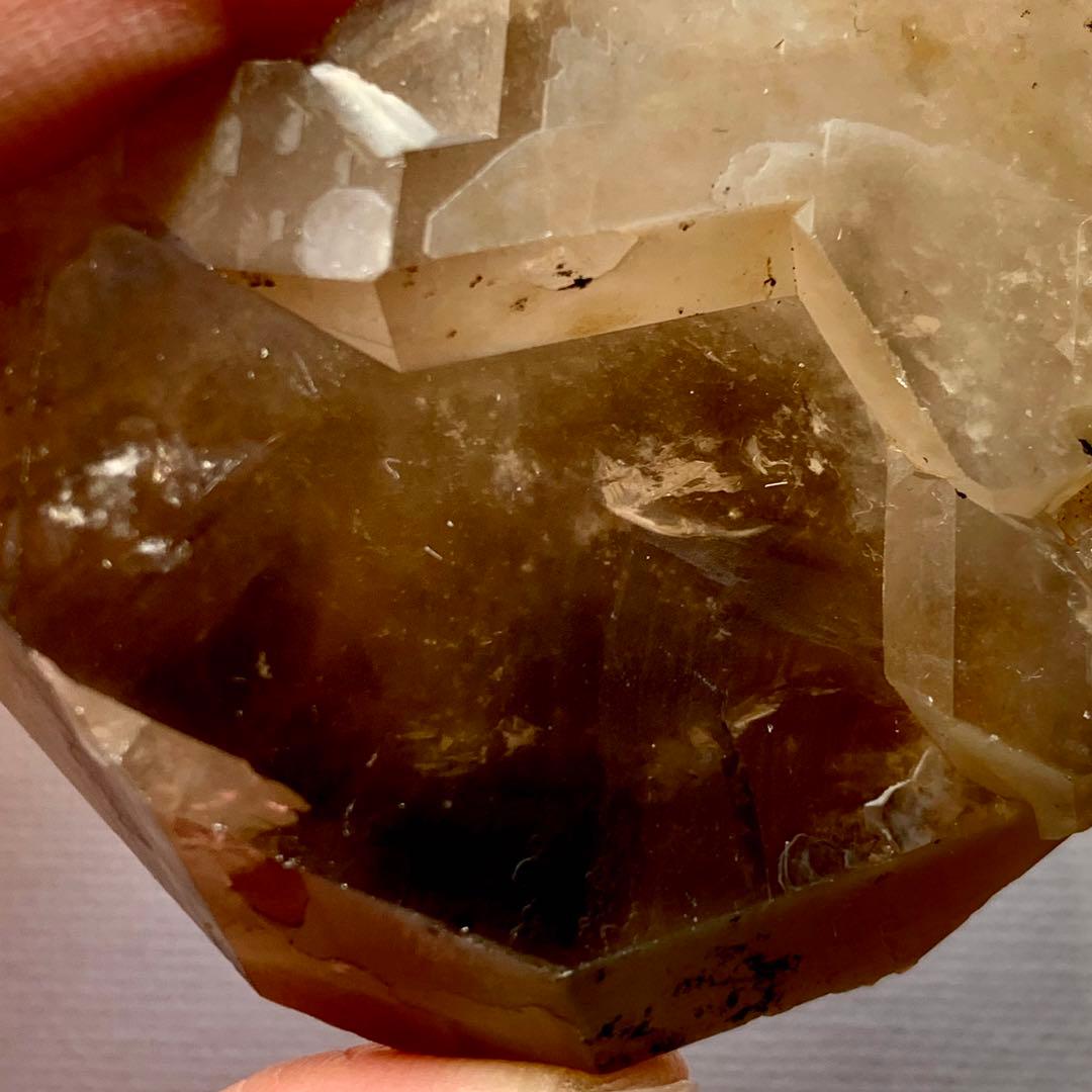 シン・ザギマウンテンクォーツ36/タービュラー/茶ファントム入り/三角メッセージ