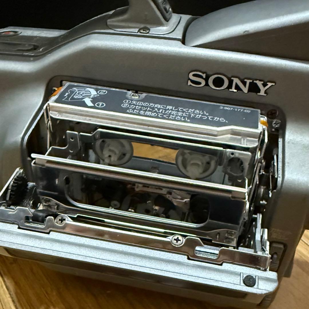 SONY DCR-VX2000 ビデオカメラ 動作品／充電器・バッテリー3個