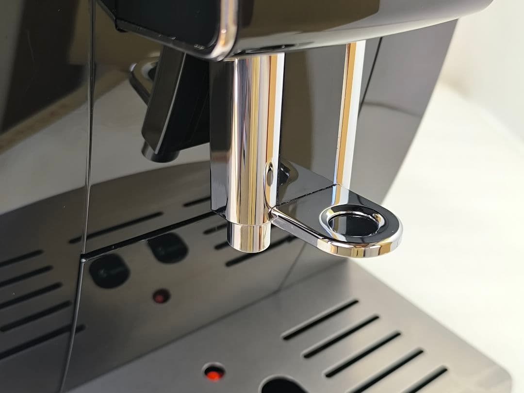 デロンギマグニフィカS コンパクト全自動コーヒーマシン ECAM23120BN4