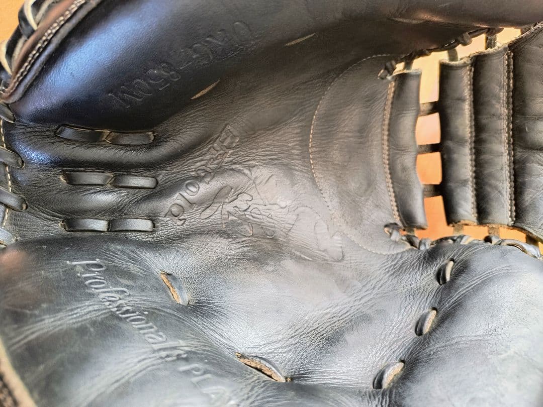 ハイゴールド 軟式キャッチャーミット　グローブ 己極　嬉しい型良好！　M球おまけ