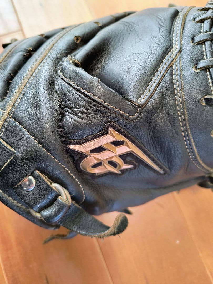 ハイゴールド 軟式キャッチャーミット　グローブ 己極　嬉しい型良好！　M球おまけ