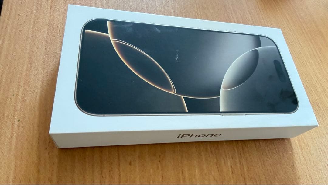 s*n様 中古品　iPhone 16 pro Natural Titanium