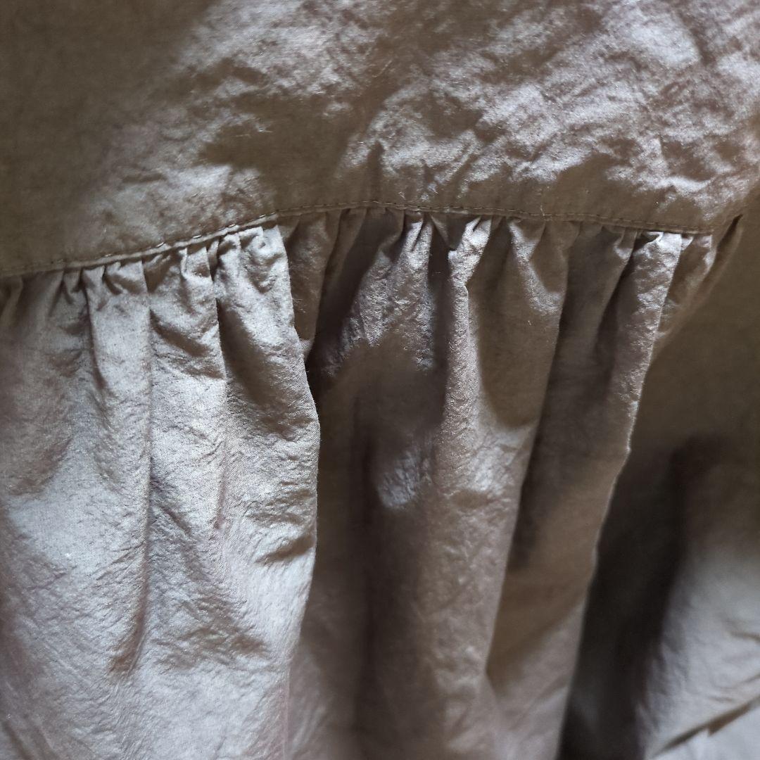 2025年SS かぐれコットンリネンフリルブラウス　チャコール