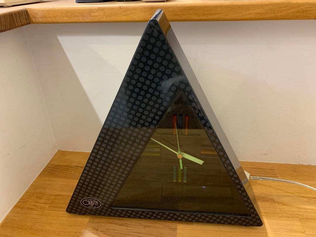 G1122-05★CRAFT 三角形置時計 鹿野漆器株式会社 カラフル