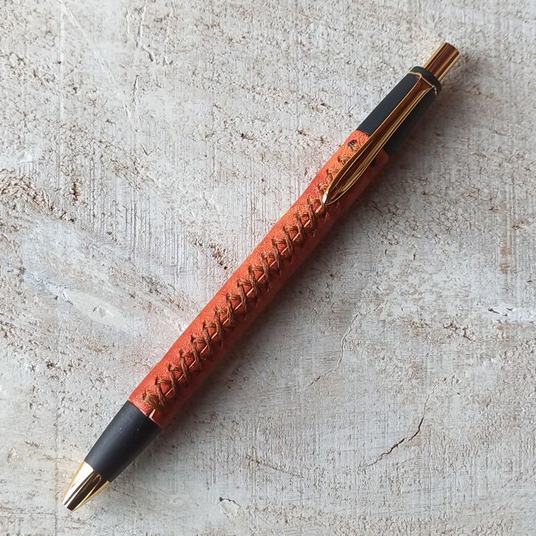 シックザール　革軸ペン【特上ヌメ革節目模様 オレンジ】シャーペン 0.5mm