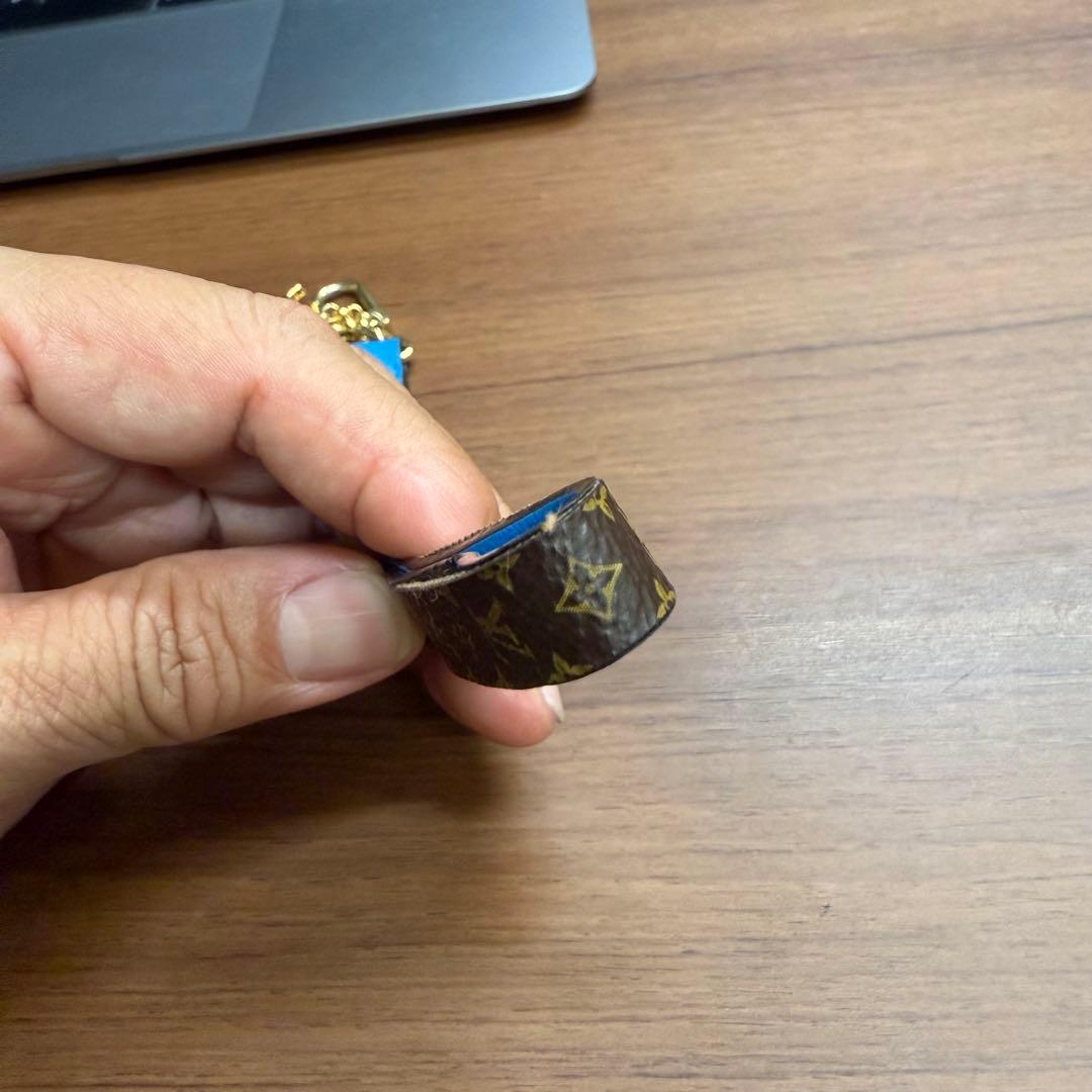 ルイヴィトンの携帯ストラップ