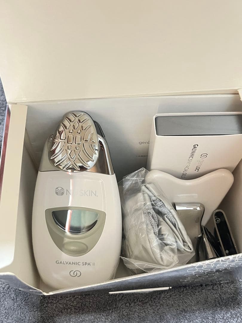NUSKIN GALVANIC SPA II 美容機器　ジェル1セット付き