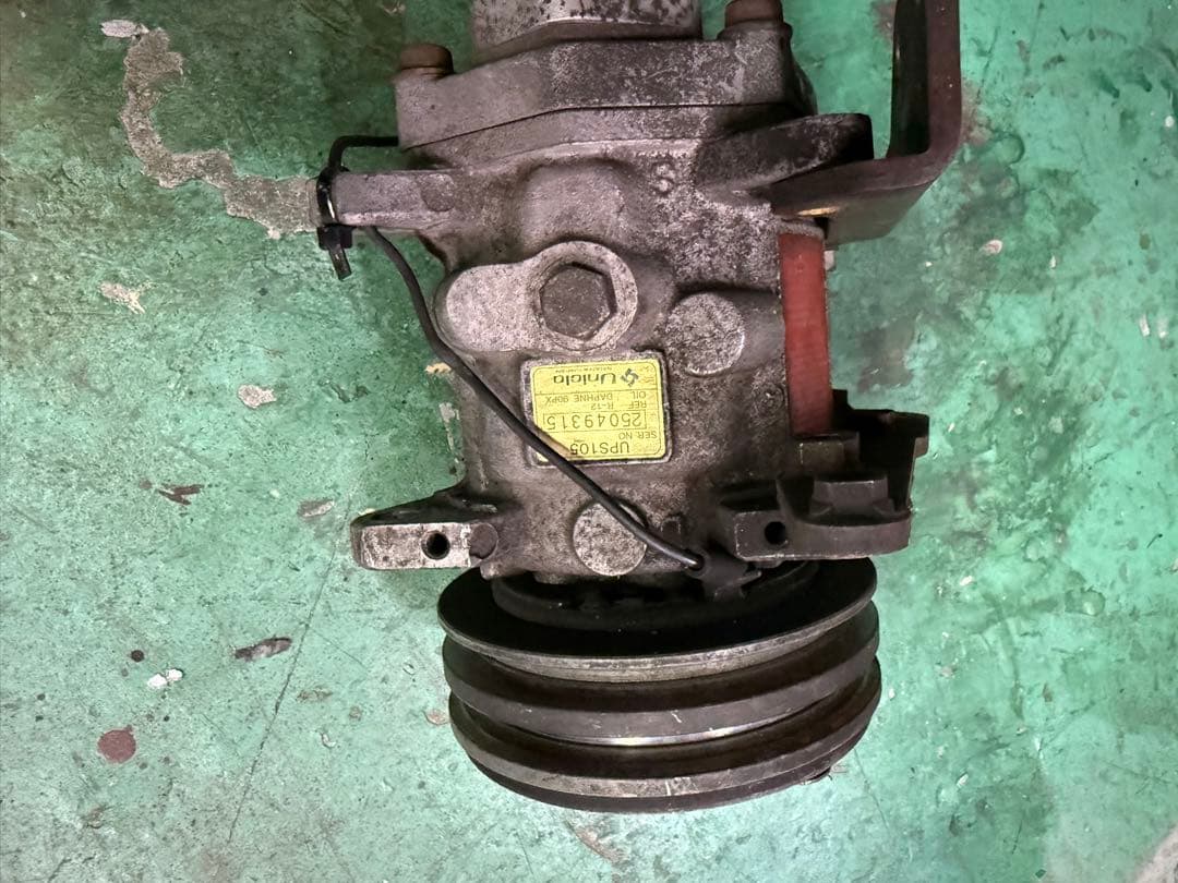 ローバーミニDENSO エアコンコンプレッサー 10S17