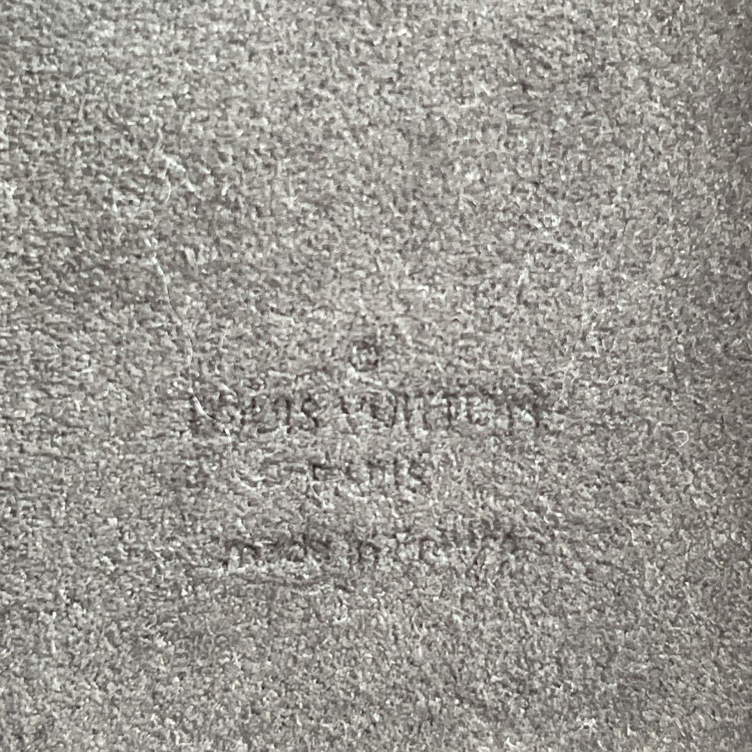 ルイ ヴィトン　iPhone 13 pro バンパー　モノグラム　黒