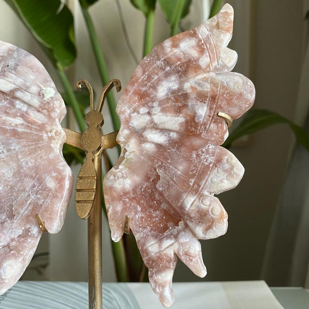 ★★★最終特価【 ピンクアメシスト フラワーアゲート バタフライ （台座付き）