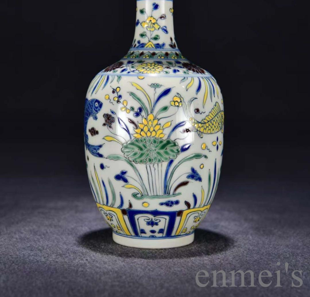 中国古美術・珍品・大明成化紋・五彩魚藻紋瓶・花瓶・唐物・陶磁器・青白磁・文房置物