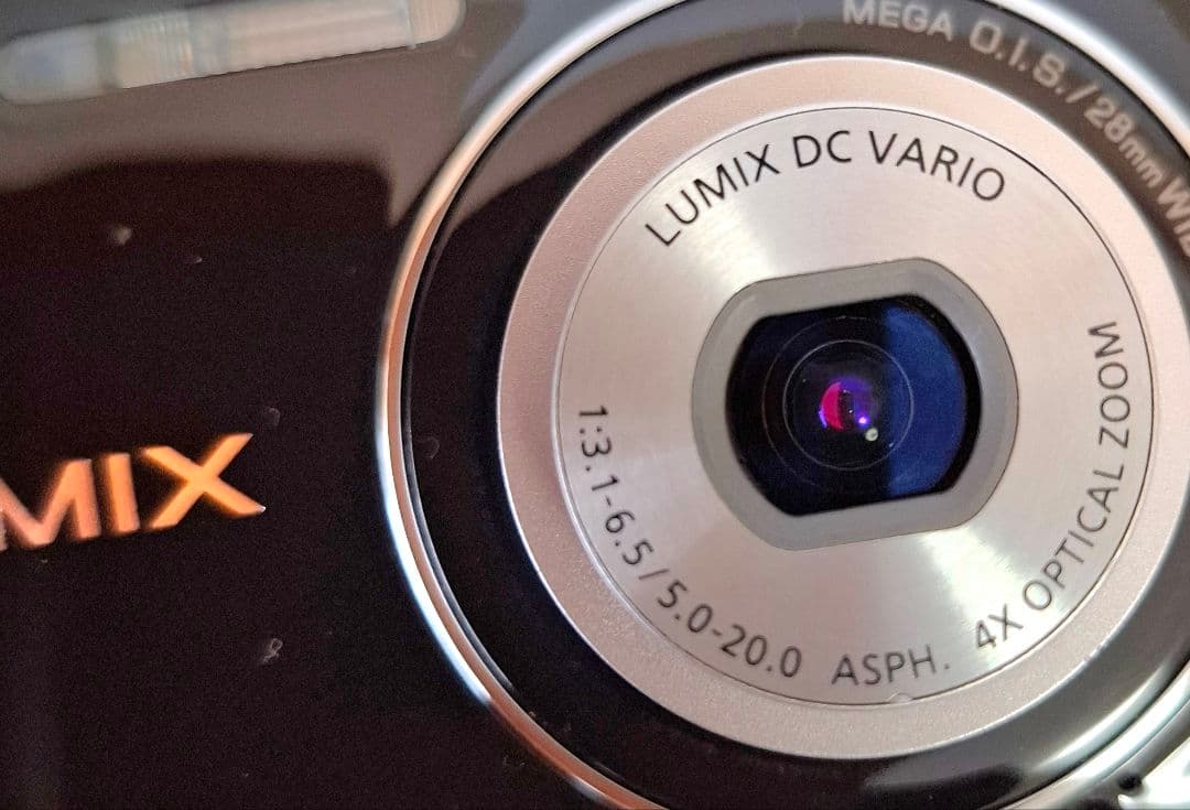 [美品] パナソニック Panasonic LUMIX DMC-S1 コンデジ