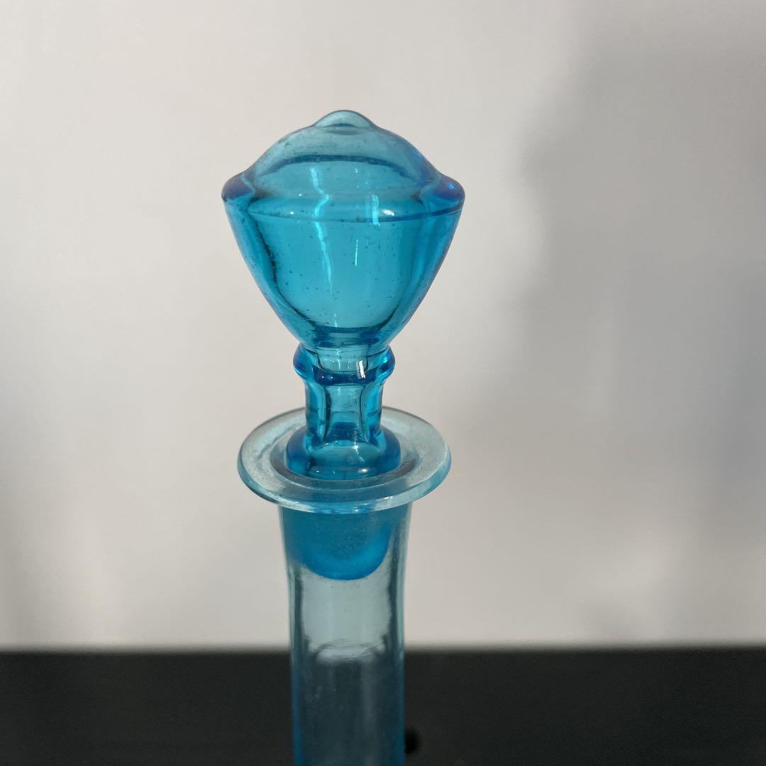 アンティーク　瓶　鈴蘭　スズラン　ヴィンテージ　ガラス　バカラ　アールヌーボー