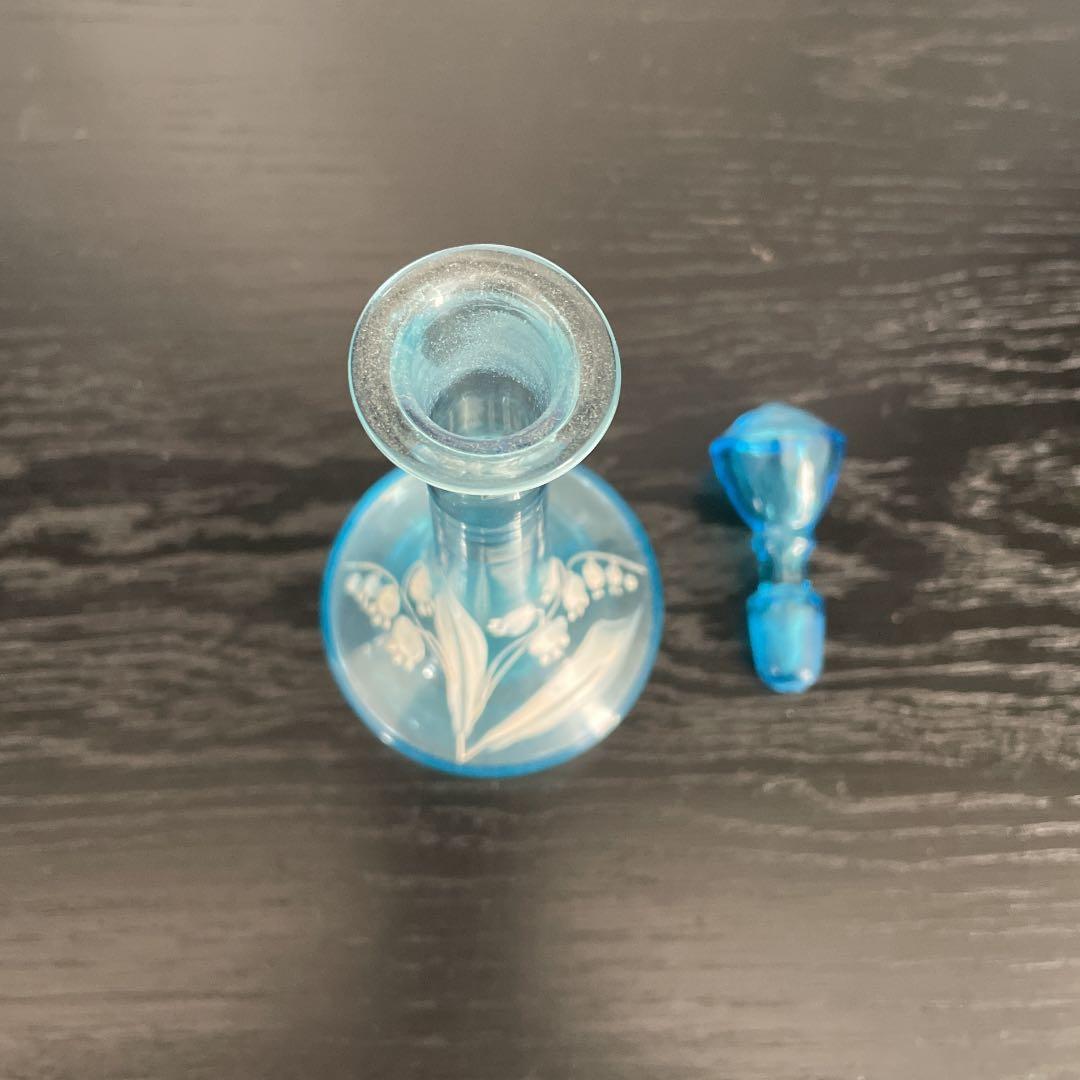 アンティーク　瓶　鈴蘭　スズラン　ヴィンテージ　ガラス　バカラ　アールヌーボー