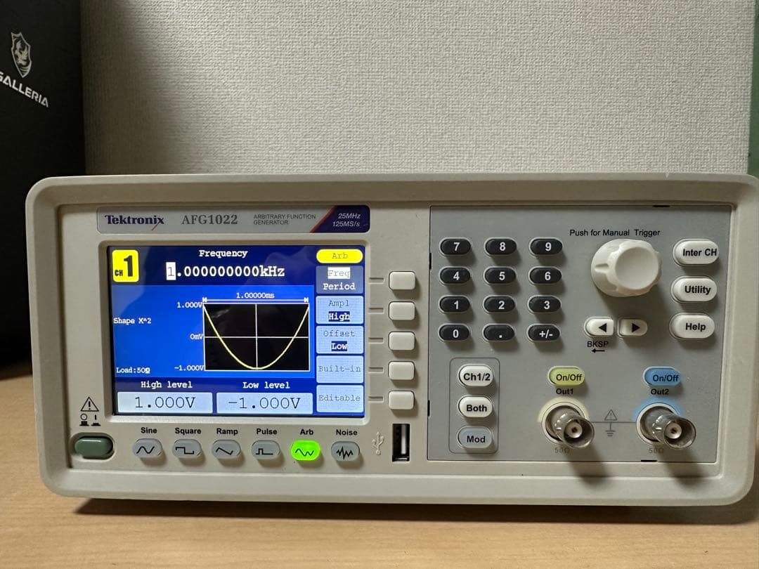 M*a様 Tektronix AFG1022 信号発生器