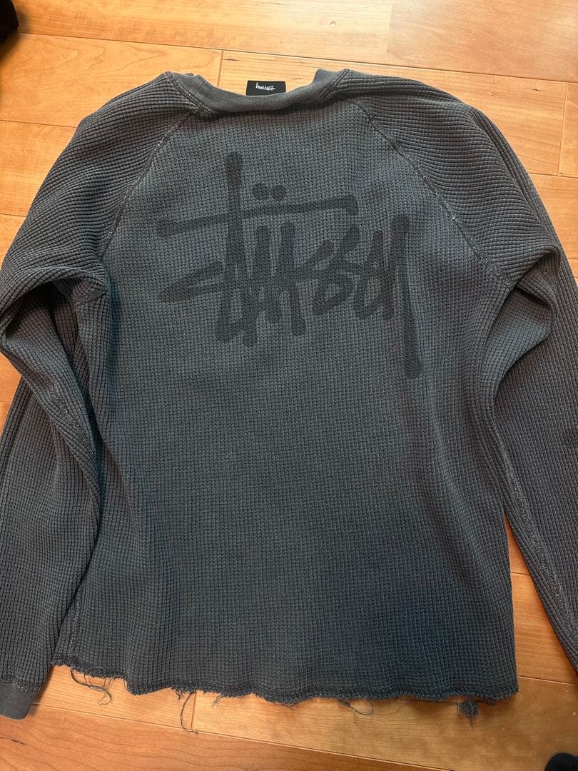 Stussy グレー ワッフル生地 長袖トレーナー