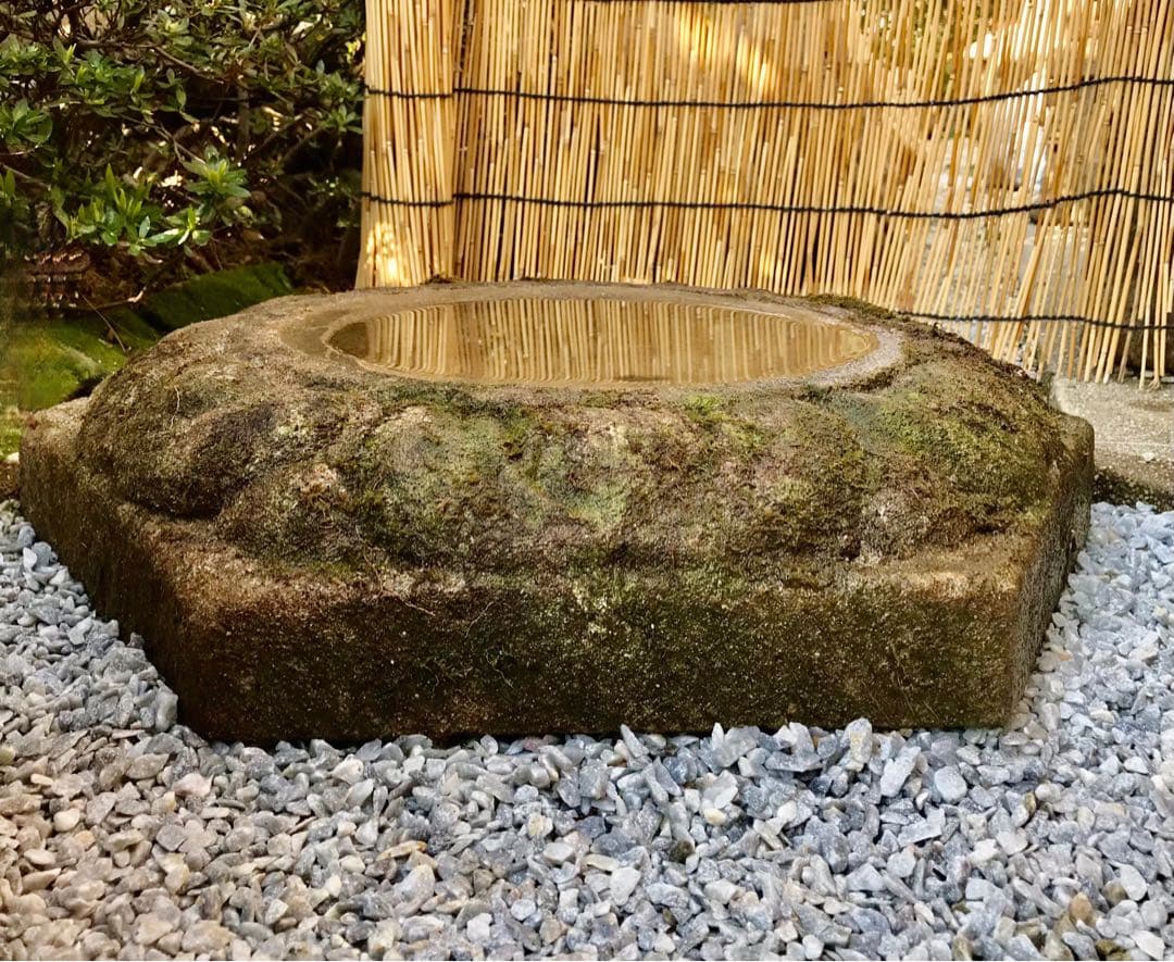 【天然石・見立て水鉢・バードバス・蹲・特大サイズ浅鉢】庭石オブジェ置物坪庭茶庭