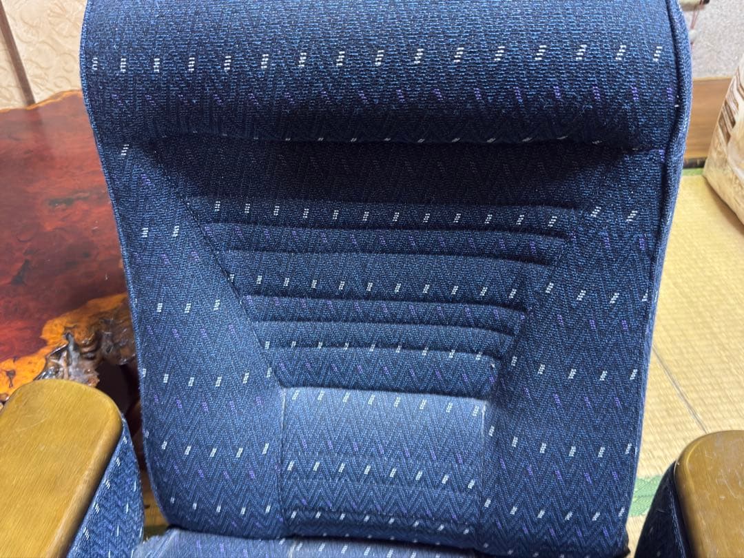 回転式リクライニングチェアー　座椅子　重厚感