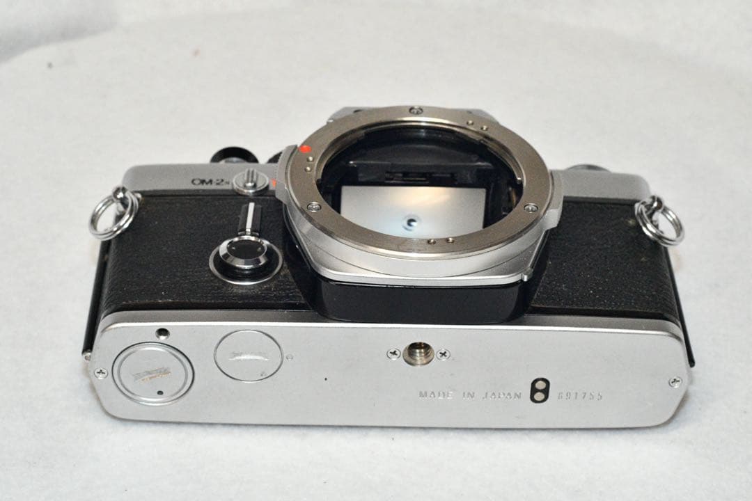 《動作品》OLYMPUS OM-2n+標準レンズ付フィルムカメラ a427