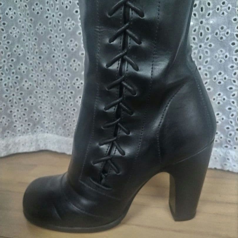 ルイ・ヴィトン LOUIS VUITTON ロングブーツ　レースアップブラック