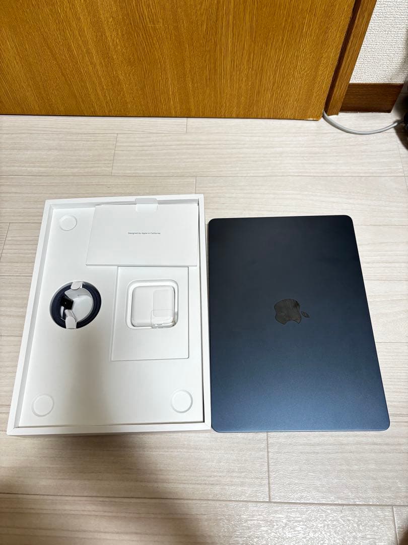 MacBook Air M2 13インチ　8GB 256GB