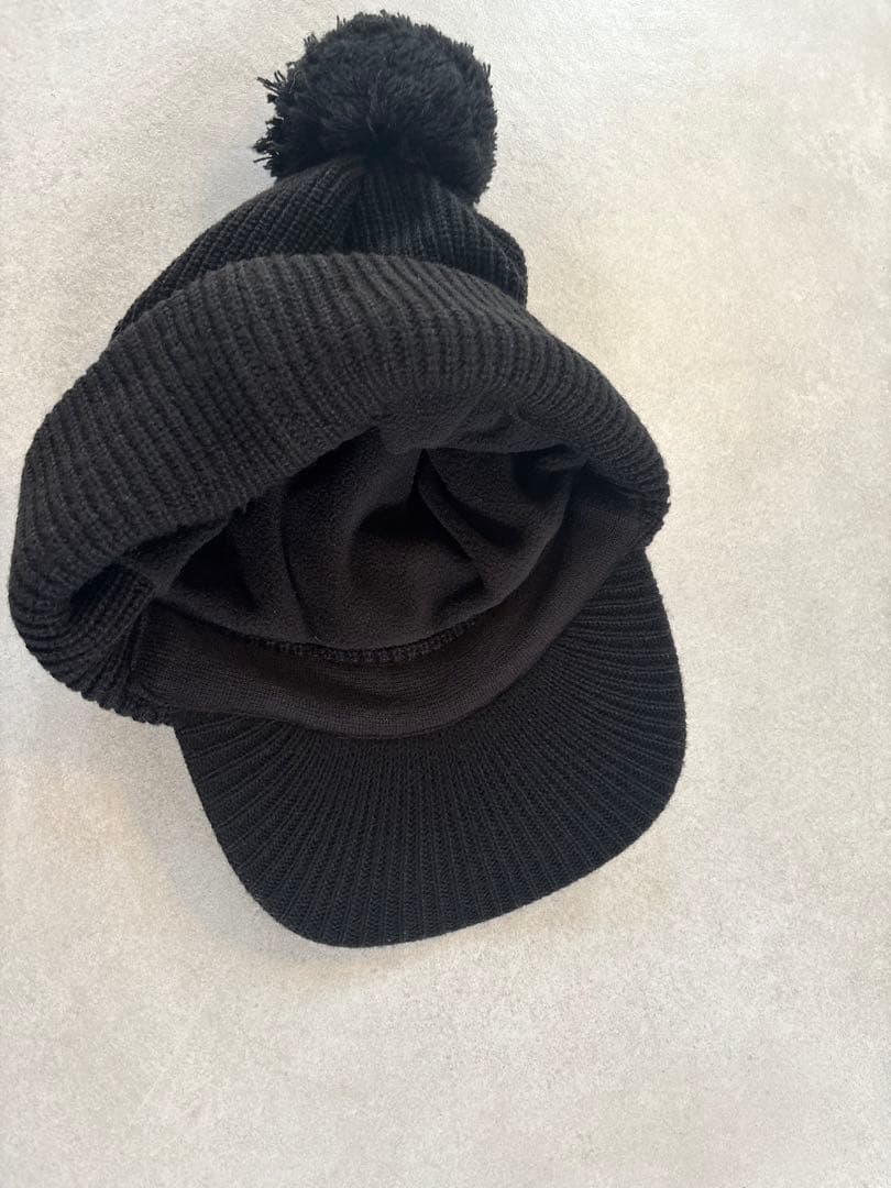 8Y.D.S. ハチヤーズ　ポンポン付きニットキャップ 黒