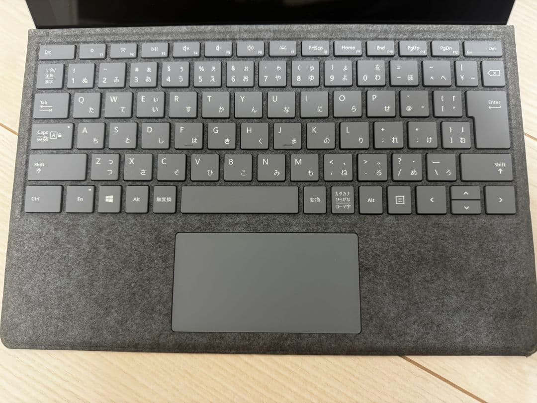 surface Pro7　プラチナ
