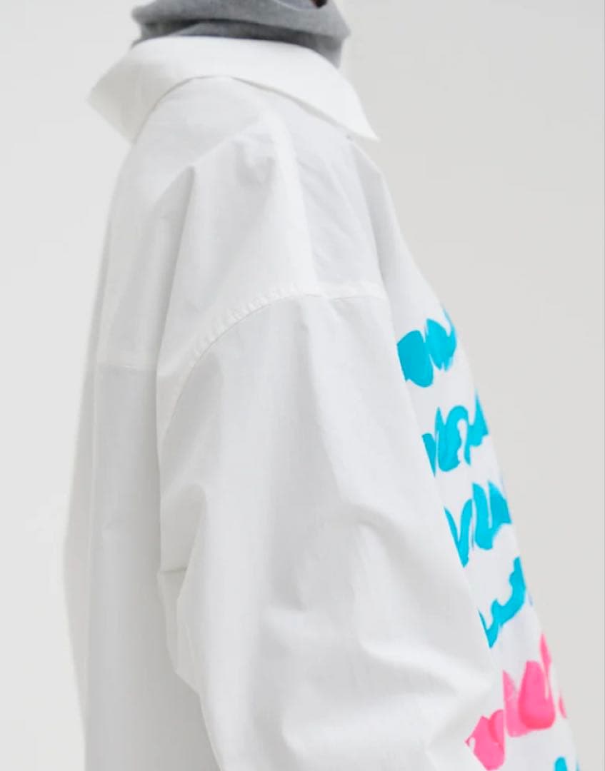 美品ヘラルボニーレギュラーカラーシャツ「blue brush-mm2025」