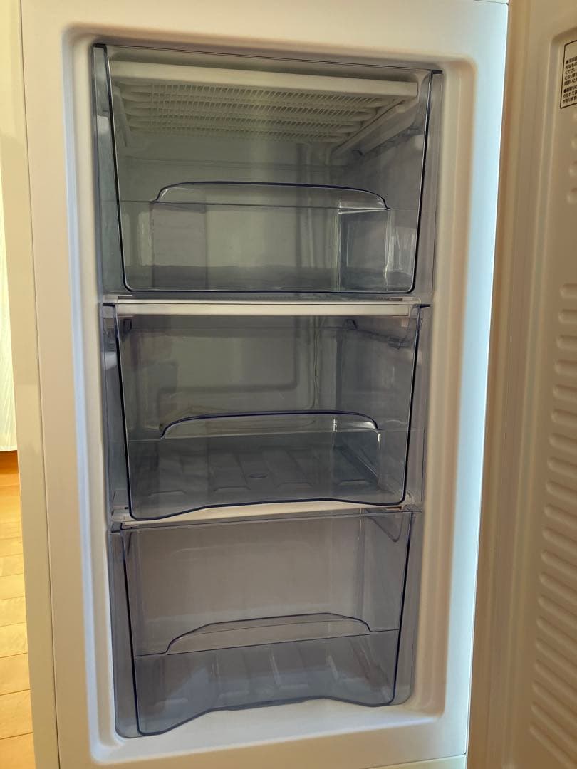 アイリスオーヤマ冷凍庫IUSD-6B-W