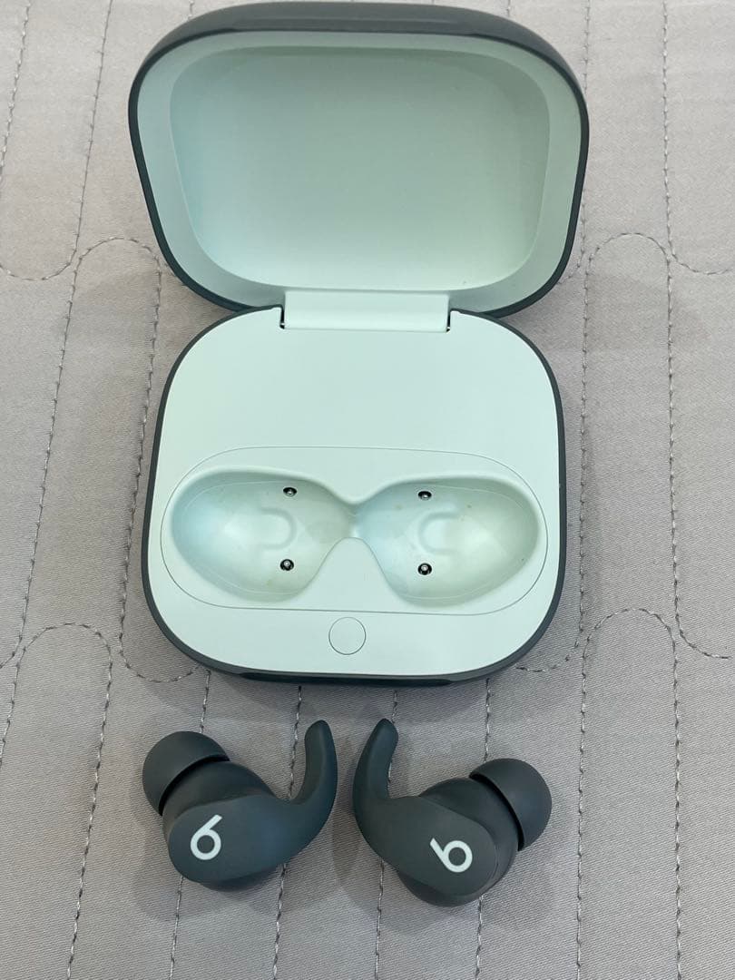 ワイヤレスイヤホン Beats Fit Pro グレー