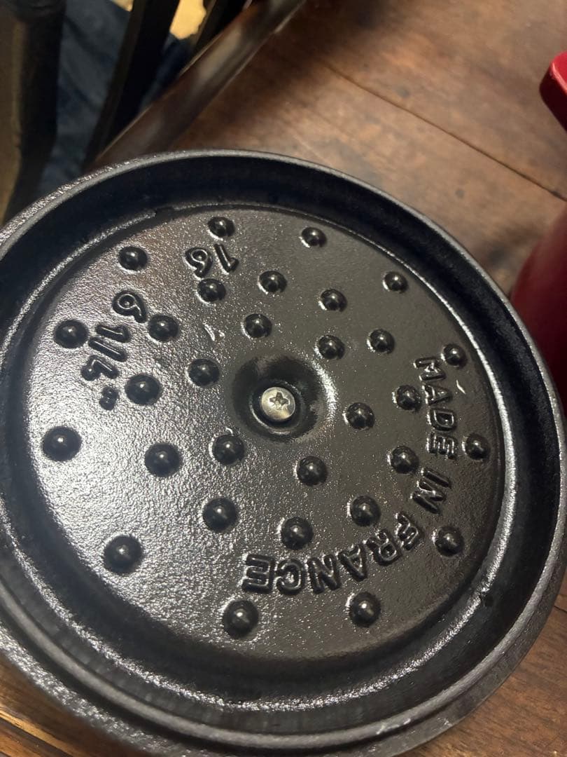 STAUB 赤いココット 鍋　16cm幅　ゴールドノブ