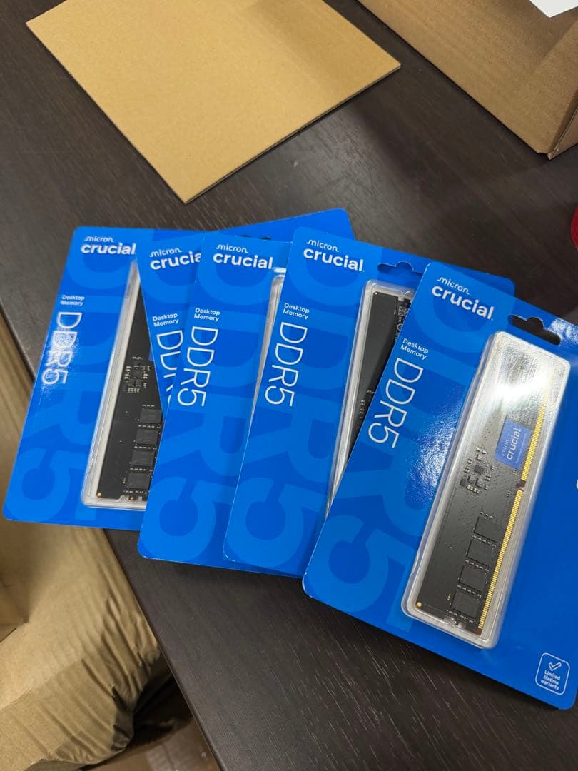 未開封 クルーシャル DDR5 16GB メモリ 5600MT/s UDIMM