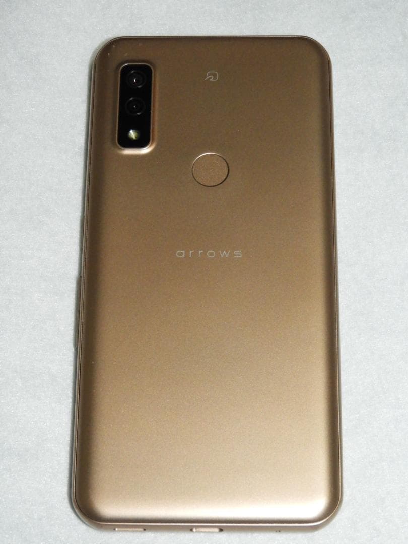 FCNT arrows We FCG01 au ゴールド SIMフリー